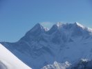 Mount Everest 8848 m n. - vlevo
